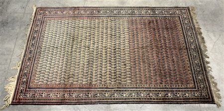 Tappeto indiano, secolo XX. Disegno con file di Boteh blu su fondo beige (cm...