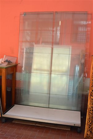 Vetrina espositiva con pareti in vetro e apertura a scorrimento (cm...