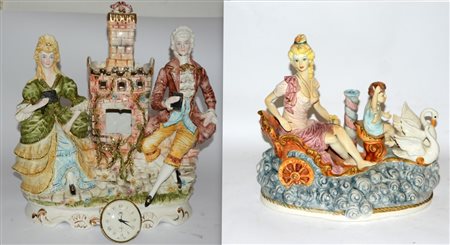 Lotto di due gruppi plastici in ceramica policroma (h max cm 57) (difetti)