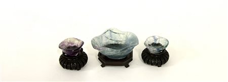 Manifattura orientale. Gruppo di tre ciotoline in pietra dura di misure...