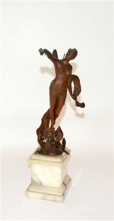 Scultura in bronzo riproducente "Psiche" di Franz Rosse, su basamento in...