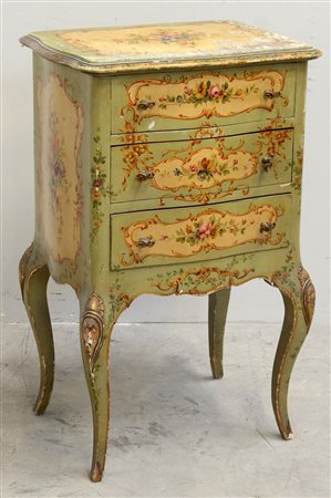 Comodino a tre cassetti in legno laccato decorato a fiori (cm 51x87x92)...