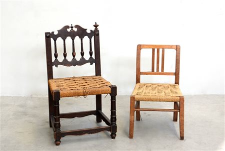 Lotto composto da due sedie da balia di forme diverse