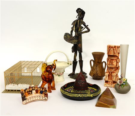 Cartone contenente numerosi souvenir (difetti)