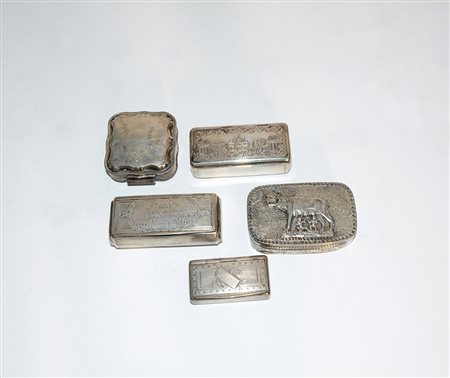 Lotto composto da cinque scatoline in argento di cui un portapillole Olanda...