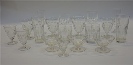 Servizio di bicchieri completo da sei persone, composto da flutes, bicchieri...