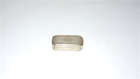 Tabacchiera in argento con interno in vermaille (gr 42 ca)