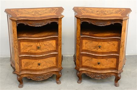 Coppia di comodini a due cassetti e un piano a giorno, fronte, piano e...