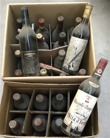 Lotto composto da numerose bottiglie di vino di annate e vitigni differenti,...