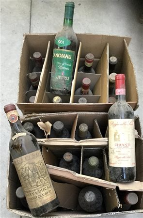 Lotto composto da numerose bottiglie di vino di annate e vitigni differenti,...