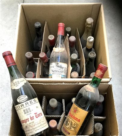 Lotto composto da numerose bottiglie di vino di annate e vitigni differenti,...