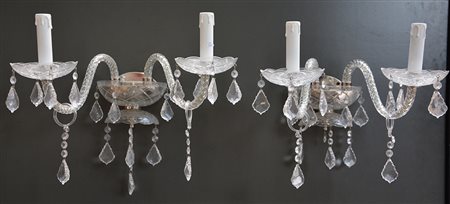 * Gruppo di quindici appliques a due fiamme con braccia sagomate in vetro e...