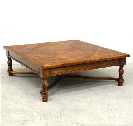 * Tavolo da salotto con piano decorato a motivi geometrici, gambe tornite...