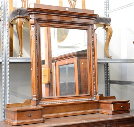 Alzata di comÚ con specchiera centrale e due cassettini laterali (cm 122x104)