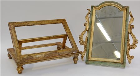 Lotto composto da un leggio e una specchiera in legno intagliato e dorato...