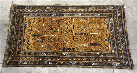 Tappeto Shirwan Kuba, Caucaso fine sec. XIX. Disegno floreale stilizzato nei...