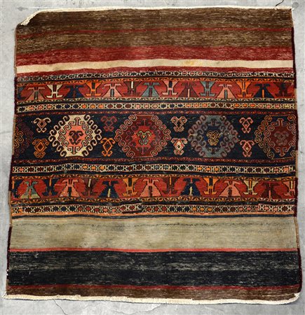 Frammento di Mafrash Anatolia fine sec. XIX. Disegno a piccoli medaglioni...