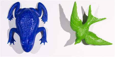 CRACKING ART GROUP (1993) Lotto composto da due sculture A) Rana cm 30x21x9...