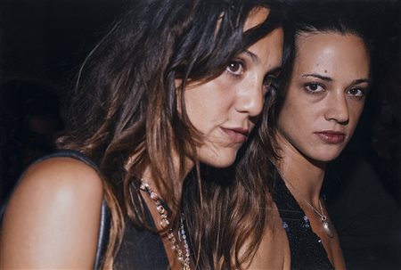 VICTOR LUCAS Sisters, 2005 Stampa digitale su alluminio cm 49,5x74,5 Opera...