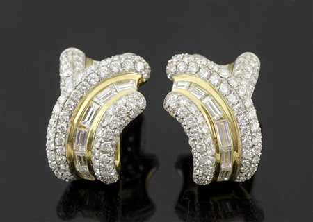 Paio di orecchini Damiani in oro giallo e diamanti , taglio brillante ca ct...