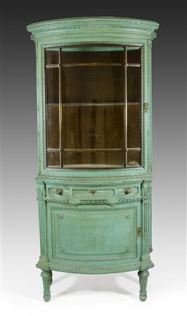 Camera da pranzo in legno dipinto verde composta da grande tavolo, 10 sedie...