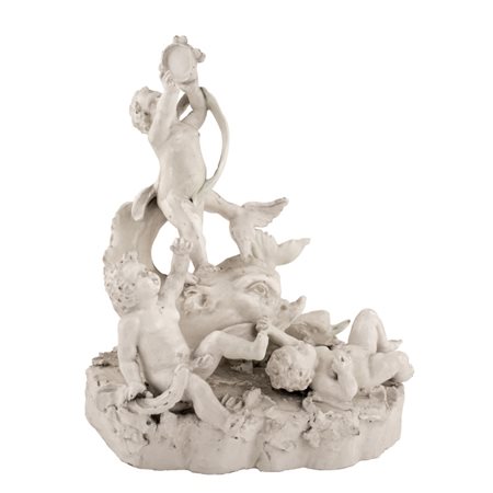 Trionfo di putti II metà XIX sec. Porcellana manifattura di Capodimonte. 23 x...
