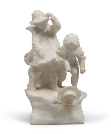 SCULTORE ITALIANO XX SECOLO Fanciulli Scultura in alabastro, cm. 28 x 13 x 14...