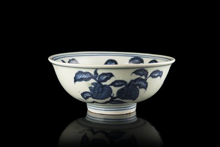 Ciotola in porcellana bianca e blu decorata con motivo a frutta e trigrammi e...