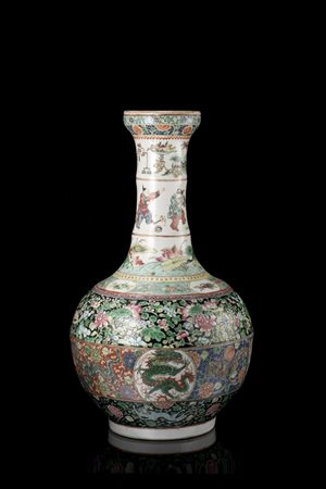 Vaso a bottiglia in porcellana policroma decorato con drago centrale e decori...