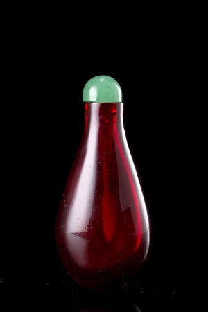 Snuff bottle in ambra dal caldo colore Cina, sec. XIX Provenienza: collezione...