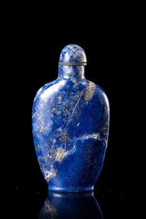 Snuff bottle in lapislazuli Cina, fine dinastia Qing, inizio sec. XX...