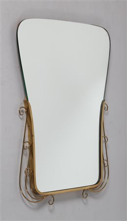 MANIFATTURA ITALIANA Specchio da parete in ottone, anni 50. -. Cm 53,50 x...