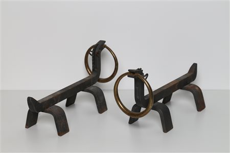 BORSANI OSVALDO (1911 - 1985) Coppia di alari da camino in ferro battuto e...
