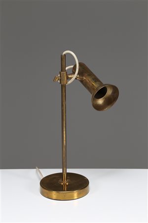 MANIFATTURA ITALIANA Lampada da tavolo in ottone, anni 50. -. Cm 19,00 x...