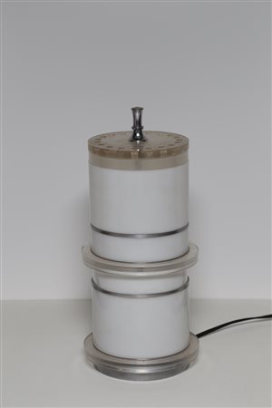 MANIFATTURA ITALIANA Lampada da tavolo in plexiglass e ottone nichelato, anni...