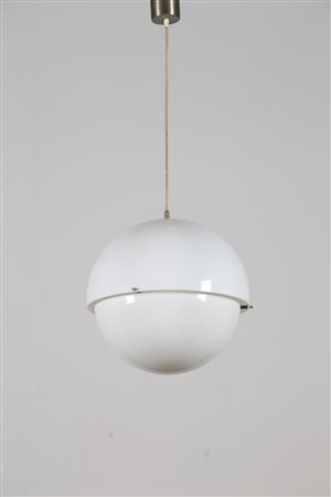 MANIFATTURA ITALIANA Lampadario in plexiglass e metallo cromato. -. Cm 40,00...