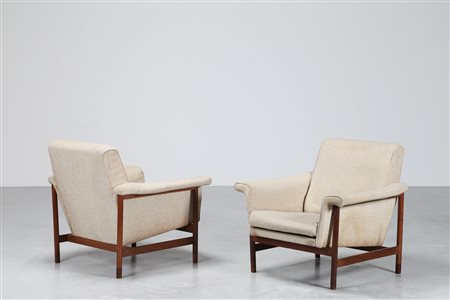 MANIFATTURA ITALIANA Coppia di poltrone in teak e tessuto, anni 60. -. Cm...