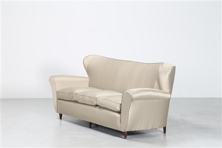 BORSANI OSVALDO (1911 - 1985) Divano in legno e seta, produzione ABV...