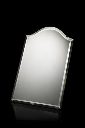 Luigi Fontana & C Specchio da tavolo di forma sagomata. Milano, anni 20. Reca...