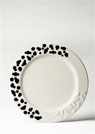 Ettore Sottsass (Innsbruck 1917 - Milano 2007) Piatto modello "Rucola"....