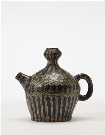 Manifattura Pacetti, Albisola Teiera in ceramica smaltata in nero con decoro...