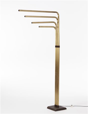 Goffredo Reggiani Lampada da terra a sei braccia in ottone, base in ghisa....