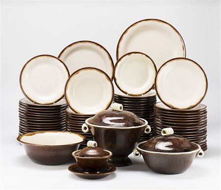 Manifattura Zaccagnini, Italia Parte di servizio in ceramica nei toni del...