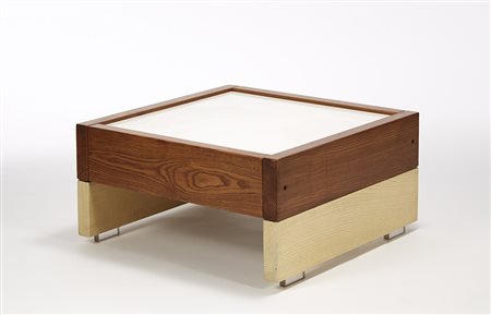 Tavolino in legno massello bicolore, piano color crËme e piedini in...