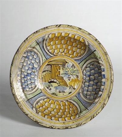 Piatto in maiolica dipinta, Montelupo, XVII sec. (difetti)