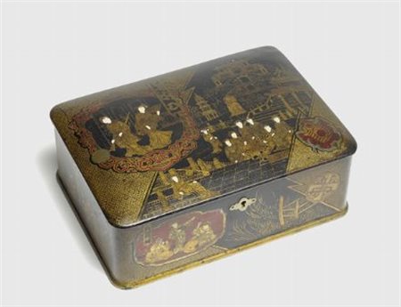 Scatola in lacca con decorazioni in oro a paesaggio e figure, Cina, fine XIX...