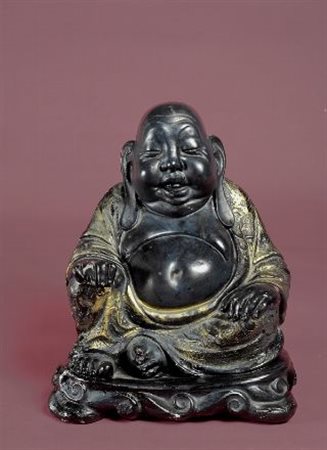 Buddha in gesso dipinto, con tracce di doratura, Cina, XIX sec., cm. h. 30.
