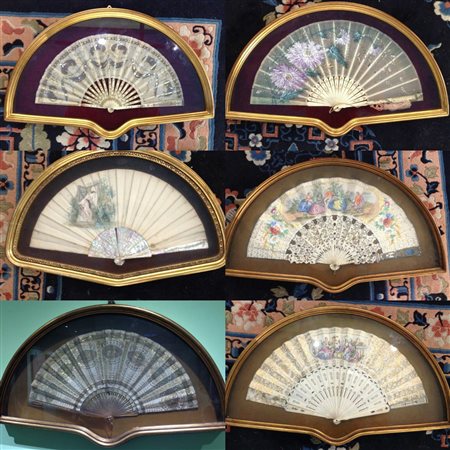Lotto composta da 6 ventagli epoca 600/700 con stecche in avorio e 1 in...