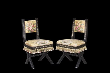 Due sedie da balia in legno ebanizzato con montanti e fascia intarsiati in...