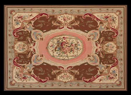 Tappeto a piccolo punto in lana, manifattura contemporanea. Disegno francese...